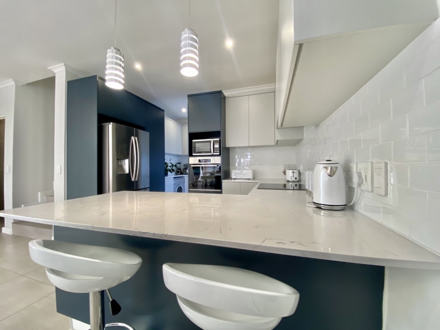 To Let 3 Bedroom Property for Rent in Sandown Western Cape
